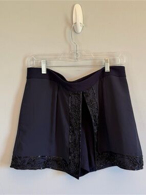 💙 Club Monaco Beaded Skort